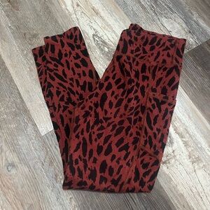 PACT Go To Organic Cotton 7/8 Pocket Legging size M  Jagged Leopard Animal Print